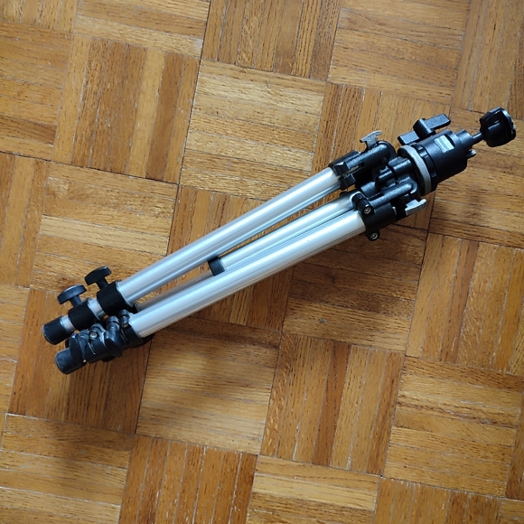 Manfrotto Tripod w/ Ballhead - Picture 7 of 8